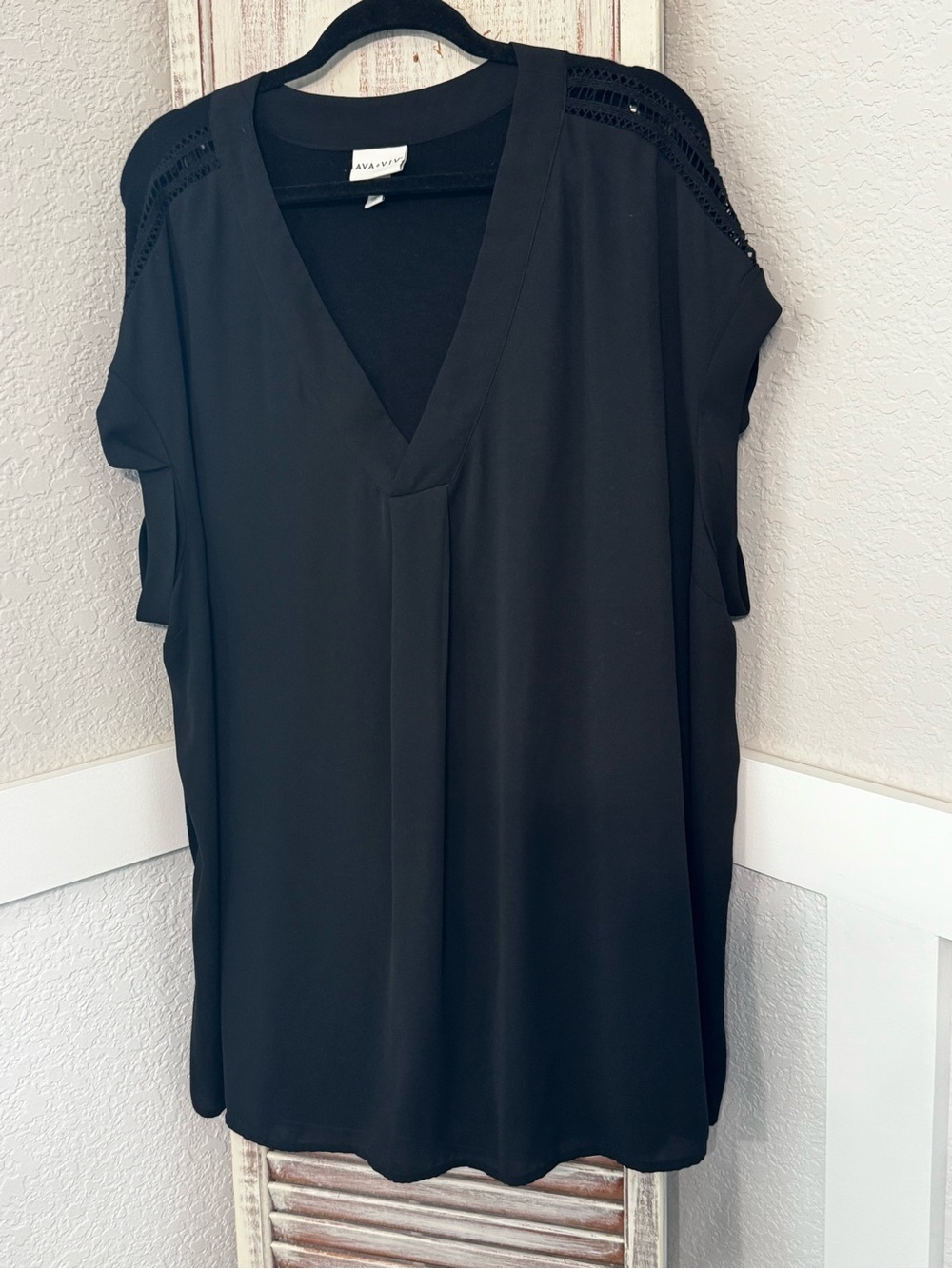 CUTE Ava & Viv Black V-Neck Crochet Shoulder Tunic Top Plus Size 4X